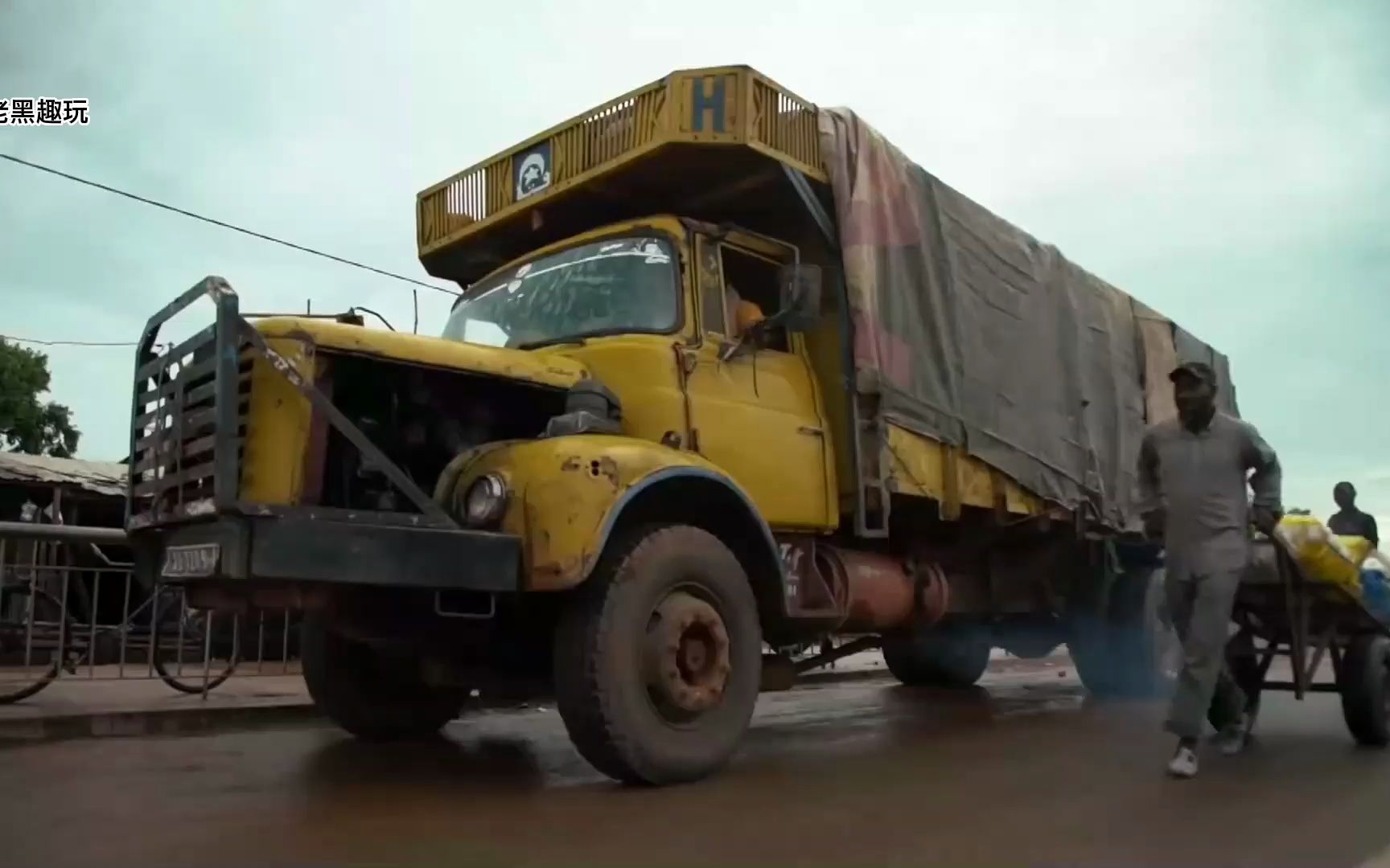 跨越世纪的非洲老卡车 依然能驰骋一方
