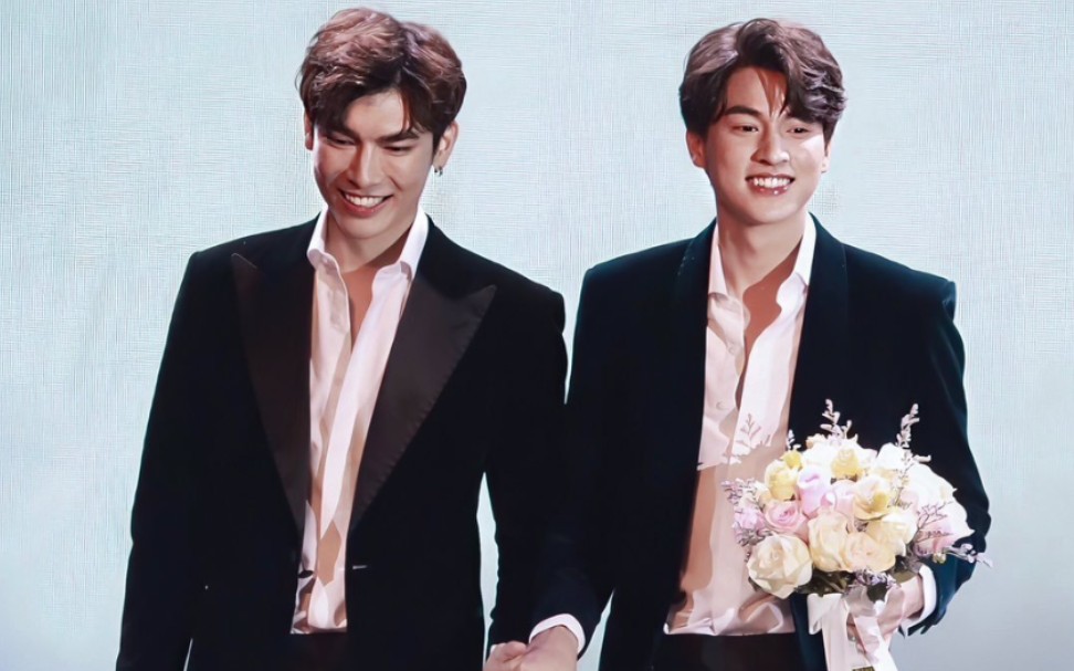 与爱同居自己找糖磕