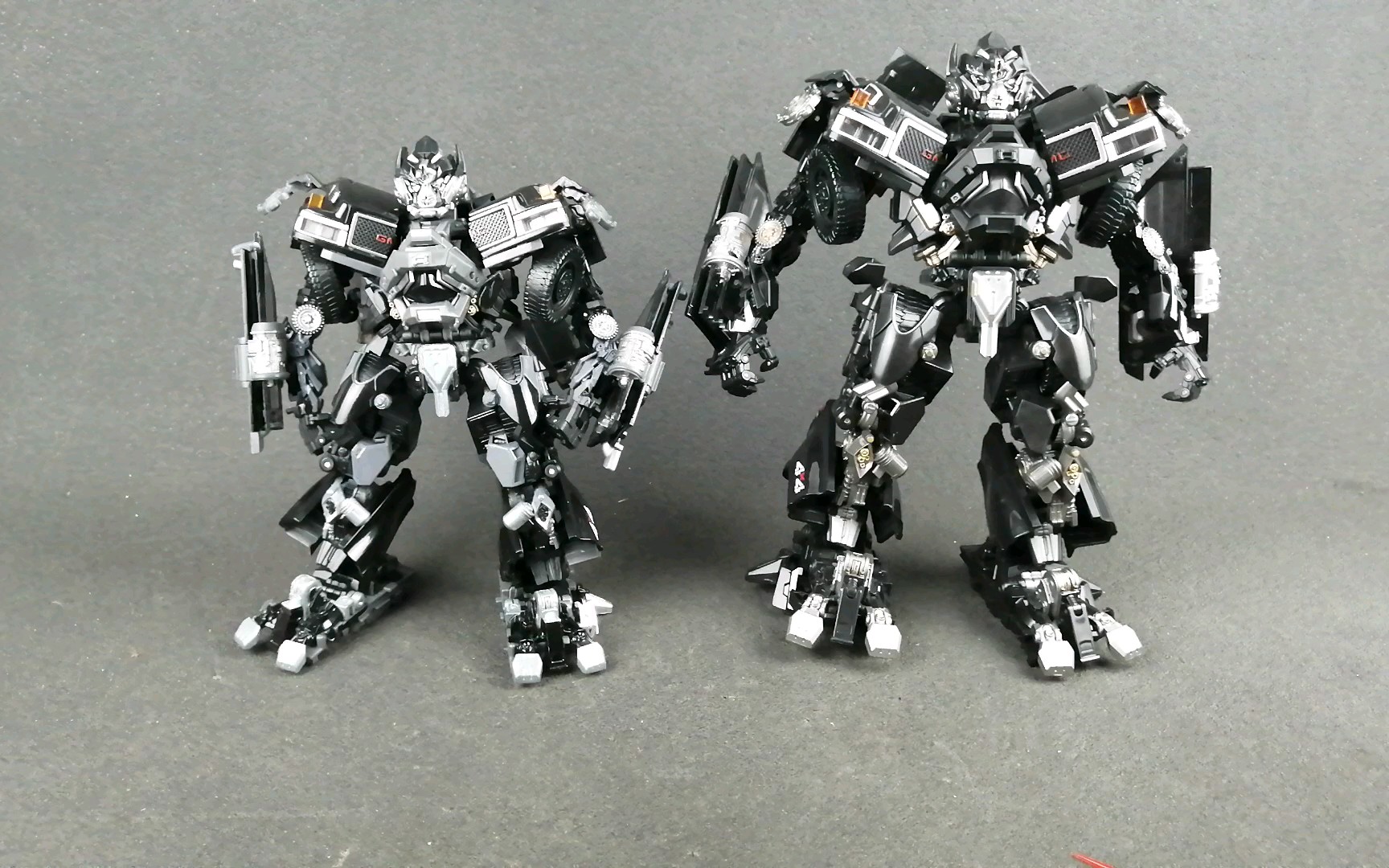 钟爱评测 变形金刚 铁皮对比评测,干货来了,官方mpm-06铁皮对比黑曼巴