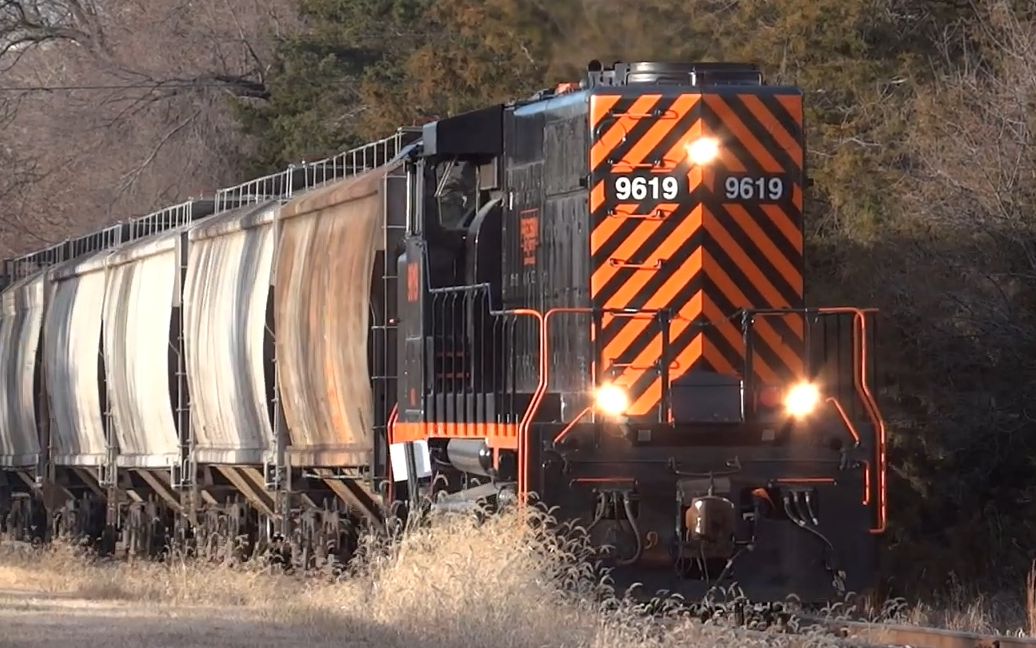 [图]谢南多山谷铁路 EMD GP40-2LW 穿越迪克哈夫线