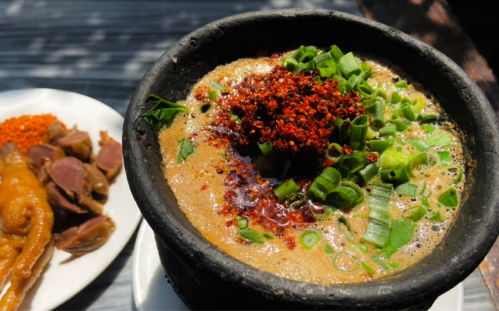 云南大理 下关 小关邑 陶思味 臭豆腐罐罐米线