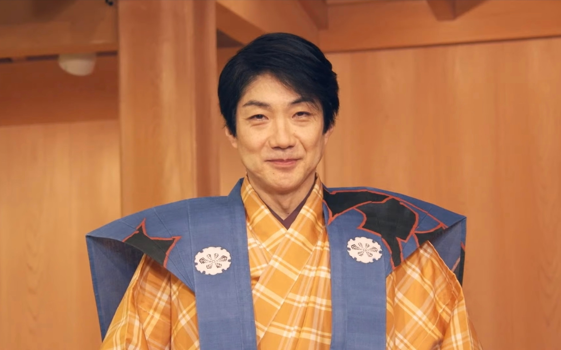 歌手ado专辑狂言发行纪念直播中万作61万斋的狂言柿山伏和万斋访谈