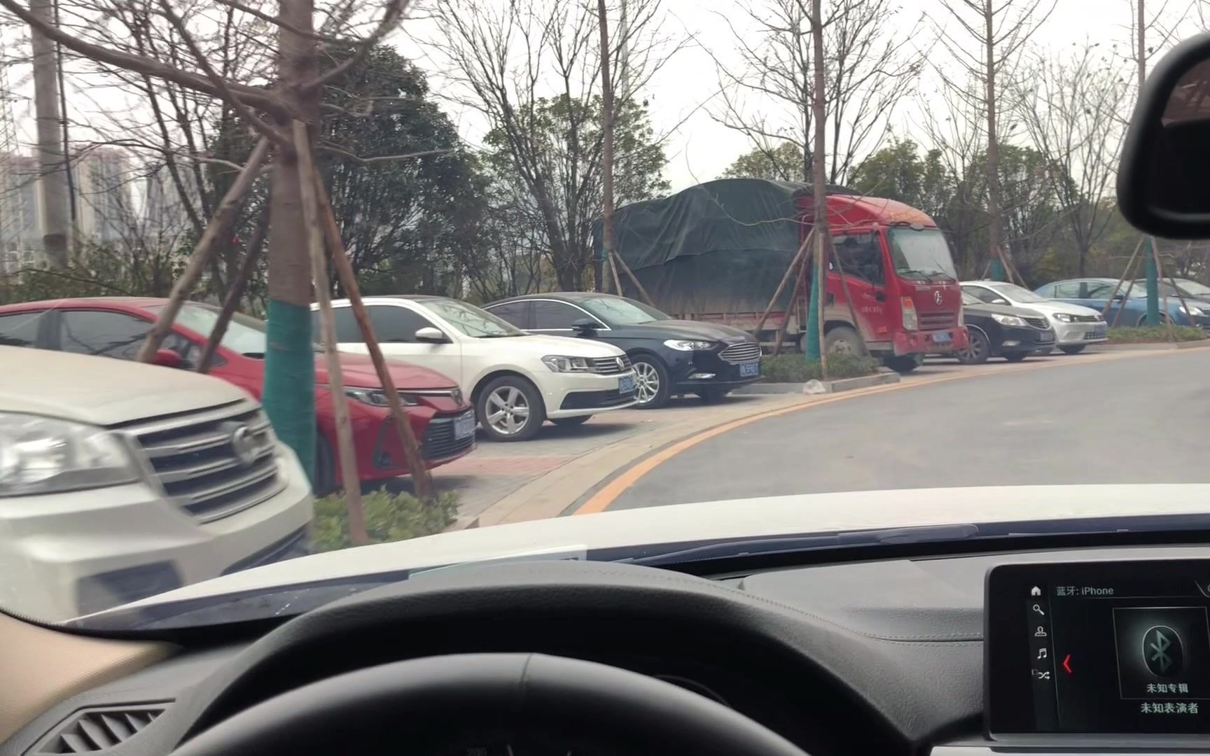 教练没说过的开车技巧,老司机路上实拍,新手多看看