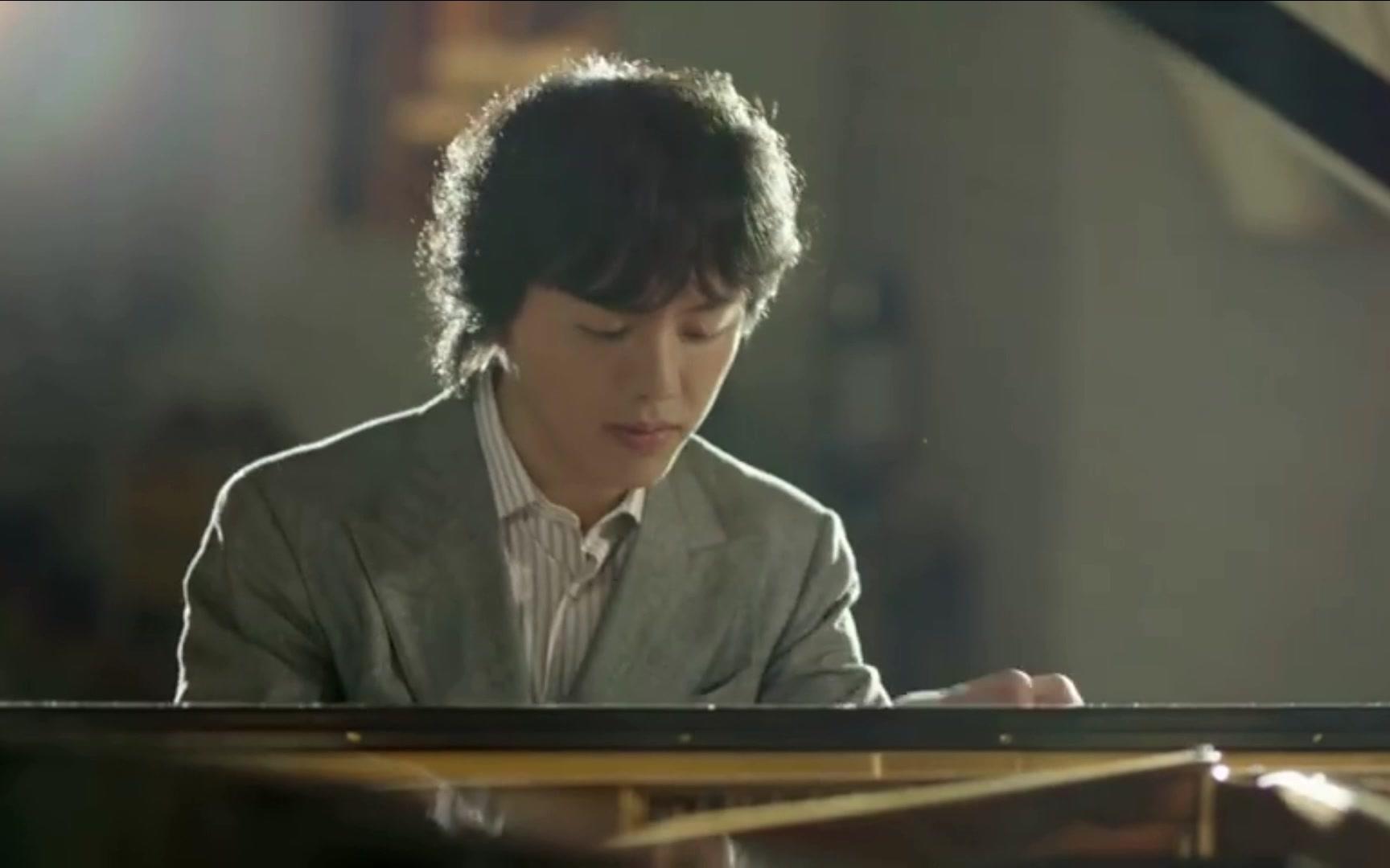 [图]国际钢琴巨星 李云迪 超唯美弹奏《悲怆》（贝多芬 第三乐章）真美