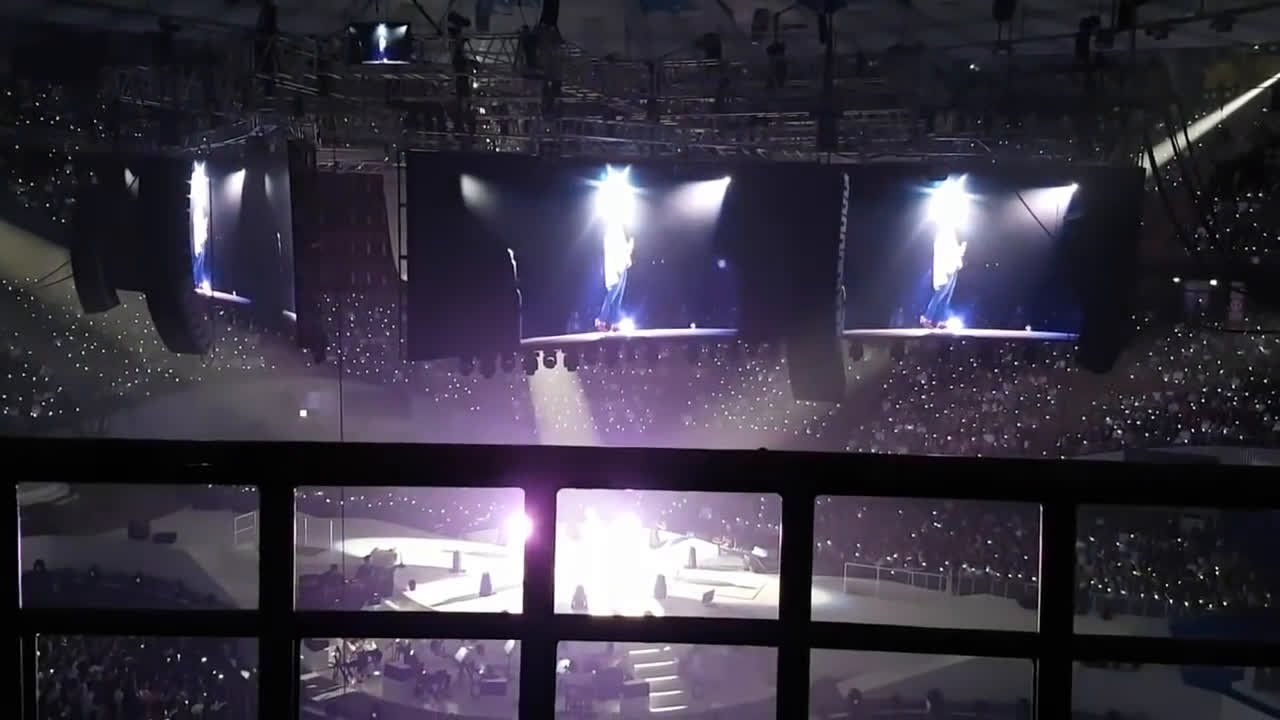 朴孝信演唱会大屏幕超清美如画不能为你做的事好人憧憬回忆与爱相似