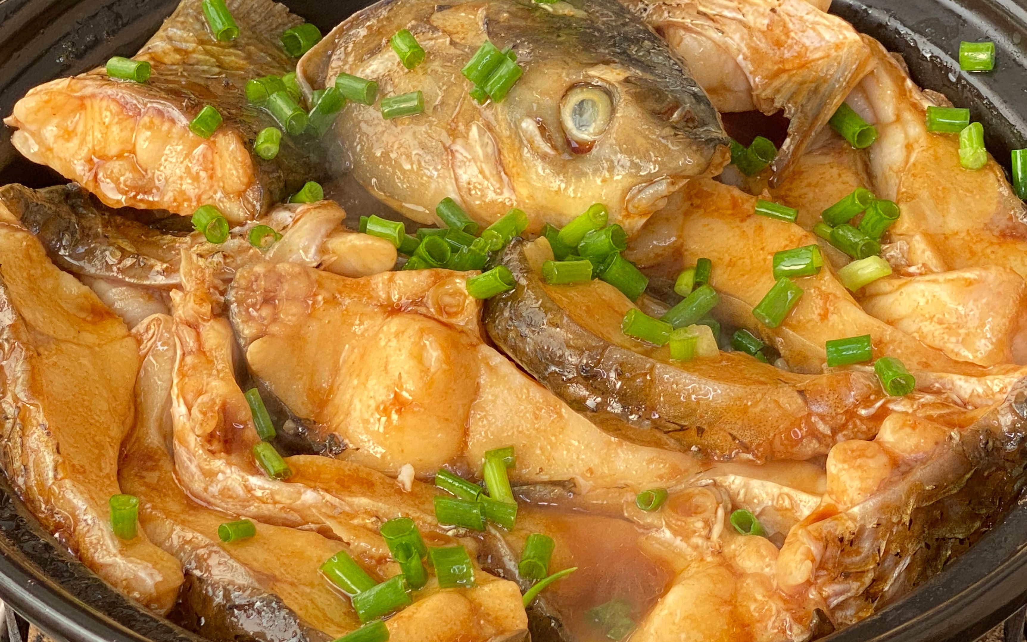 家常侉炖鱼，草鱼最入味的烹饪方法,家常侉炖鱼，草鱼最入味的烹饪方法的家常做法 - 美食杰家常侉炖鱼，草鱼最入味的烹饪方法做法大全