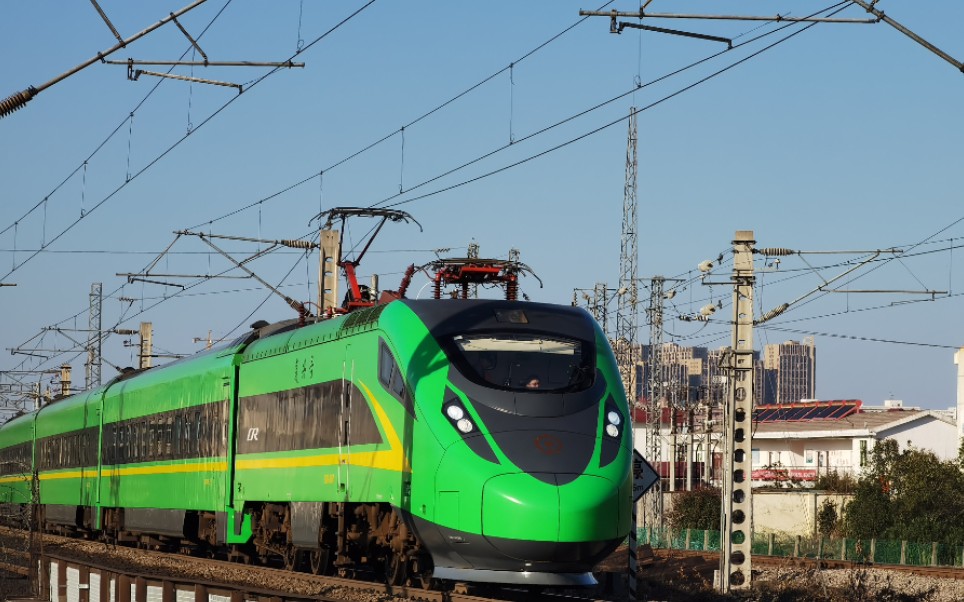 【中国铁路】远处飘来一只垃圾桶 cr200j 动集吉安站出站