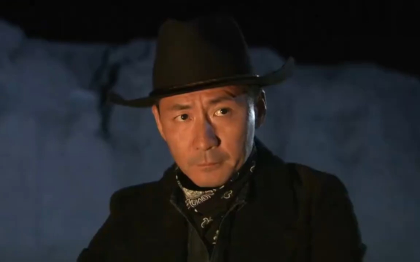 燕双鹰饶了朱三愣两次,这回终于改邪归正了,反过来帮助燕双鹰