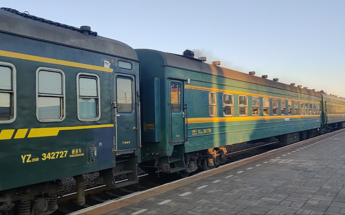 铁路随拍京承线密云北拍真绿皮df4c通过道口6420承德通州西抵达密云