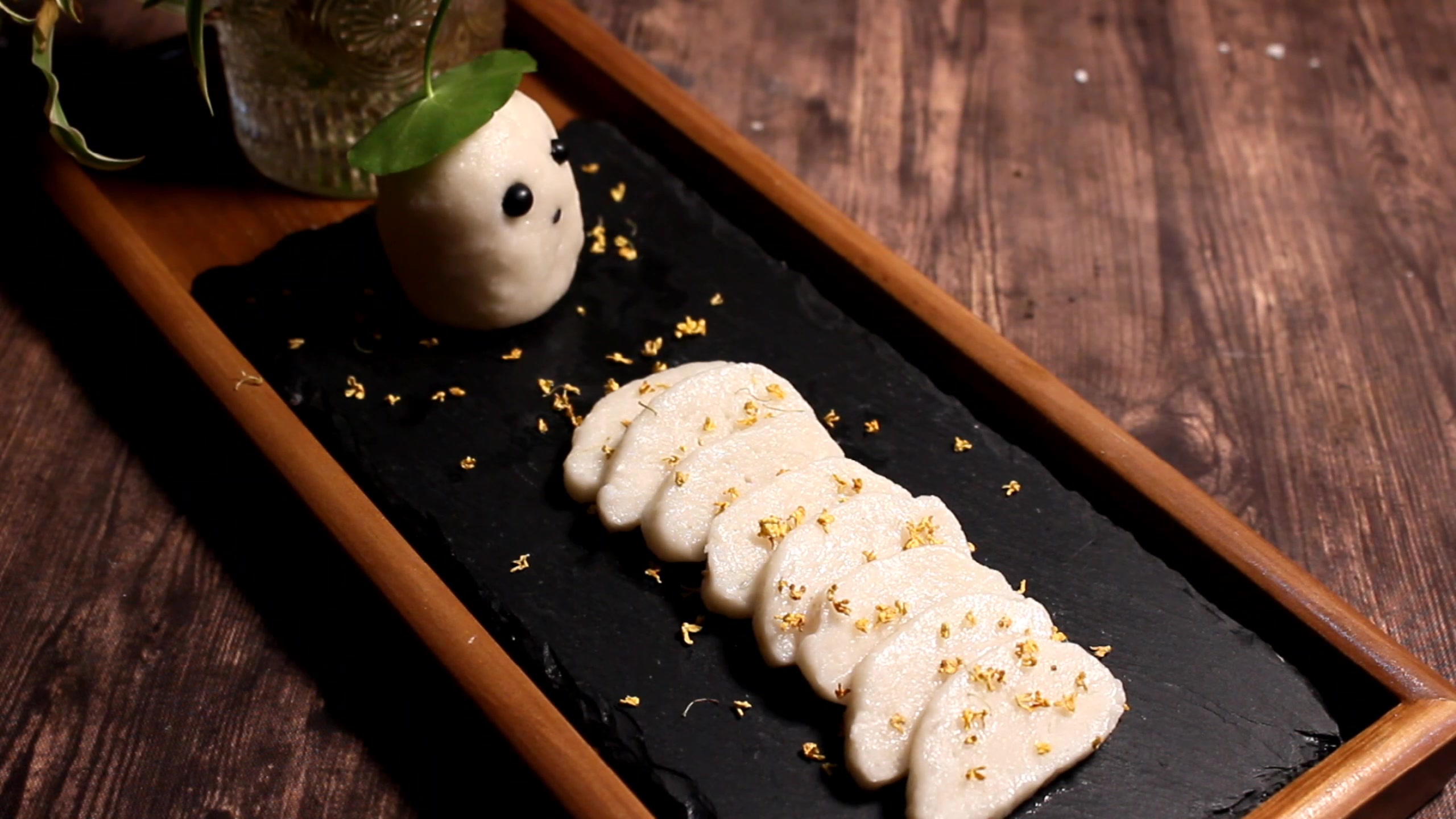 二哈和他的白猫师尊桂花糖年糕精第一次出现是什么时候你还记得吗薛蒙