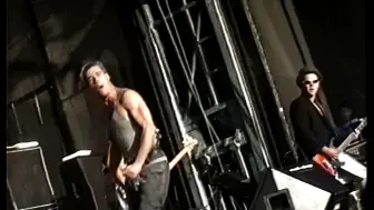 Télécharger la video: Rammstein - Zillo Festival, 14.06.1996 (Remastered)