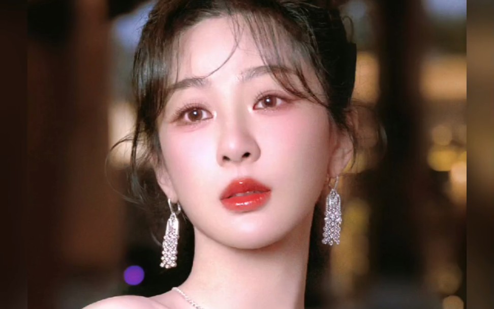 杨紫 逆袭爽文大女主 小小年纪就是老戏骨 如今已长成肤白貌美大长腿