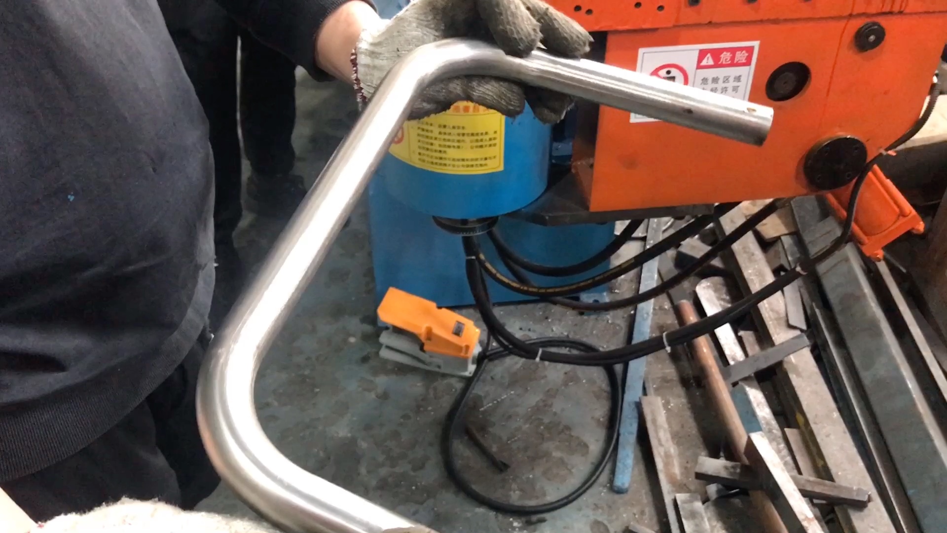 液压抽芯弯管机