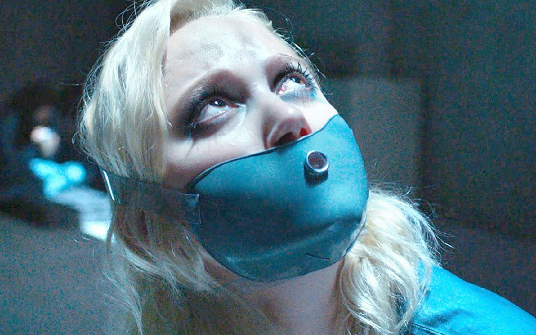 漂亮女孩被迷晕,醒来发现被困密室,大脑还被植入了芯片!