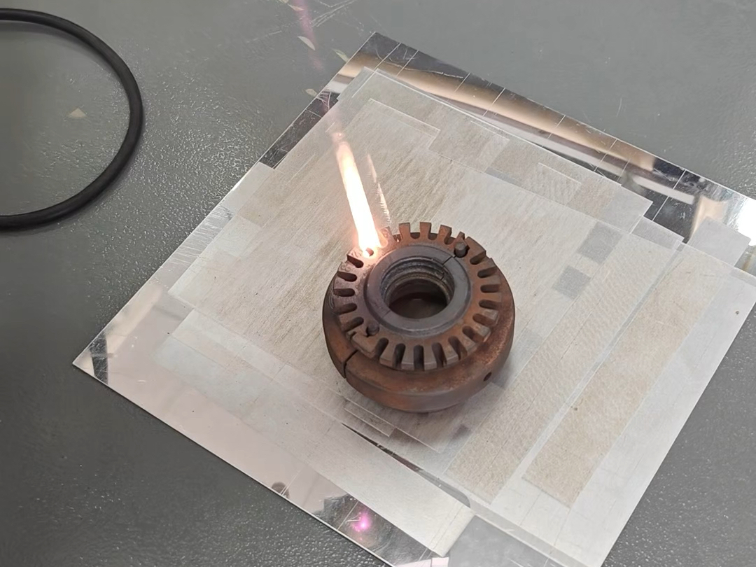 激光除锈 #激光清洗 #激光清洗机 #激光清洗模具 #模具清洗