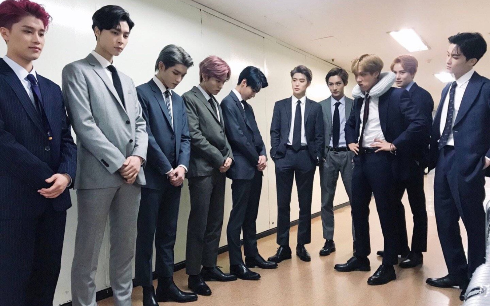 【盘点】【男团】苏断腿的全员西装打歌舞台,来康康有没有你家哥哥