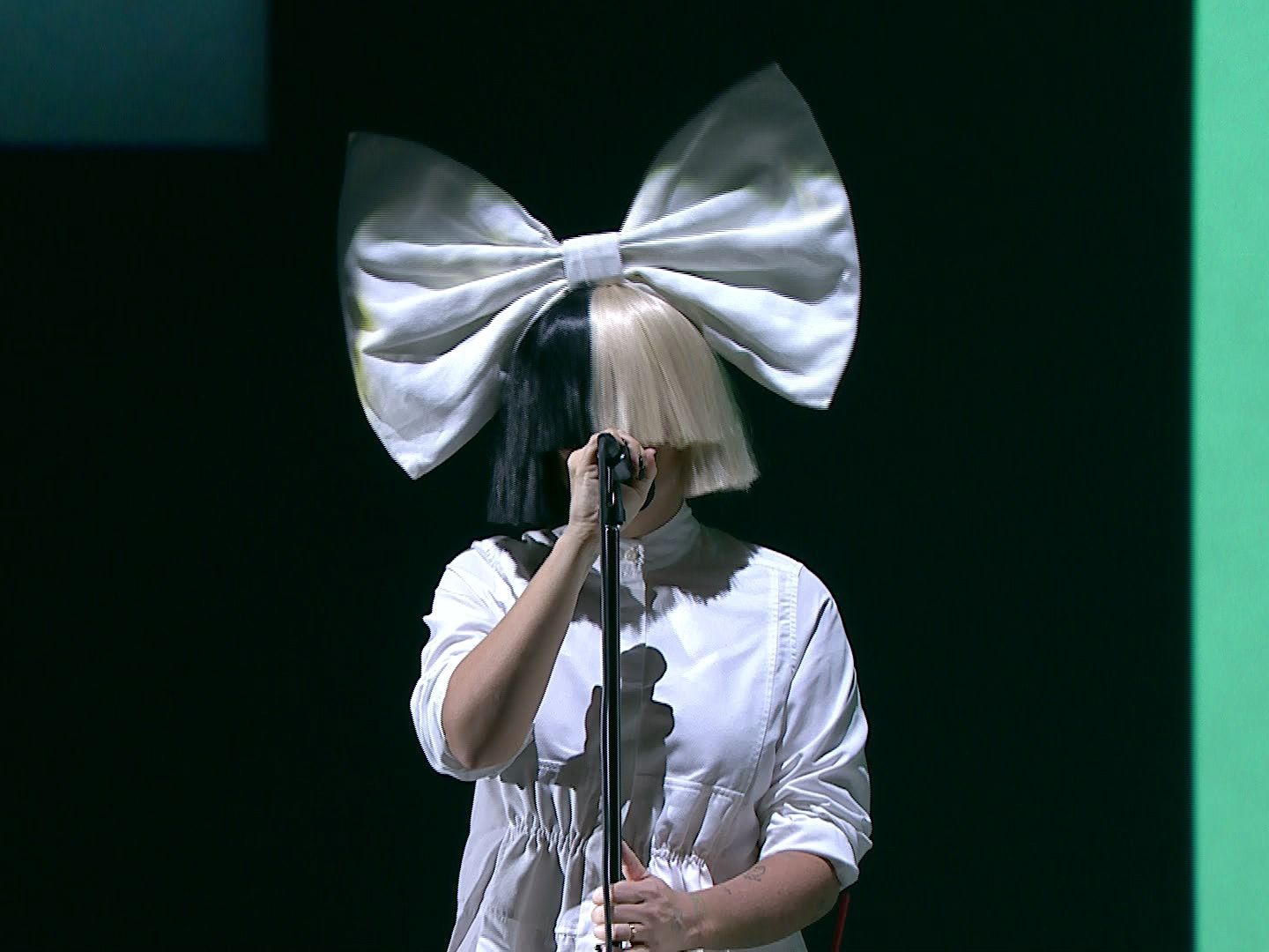 【高清ts档】sia - chandelier 20160907 iphone 7 发布会