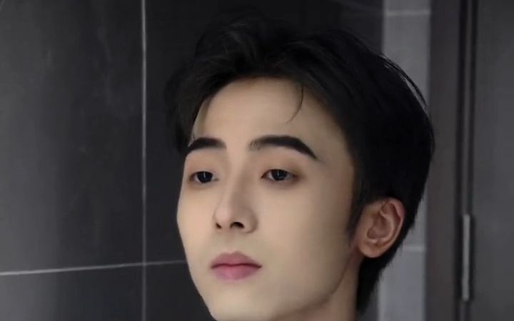 【 即山川真实测评 】三分钟搞定白敬亭同款龙须背头!