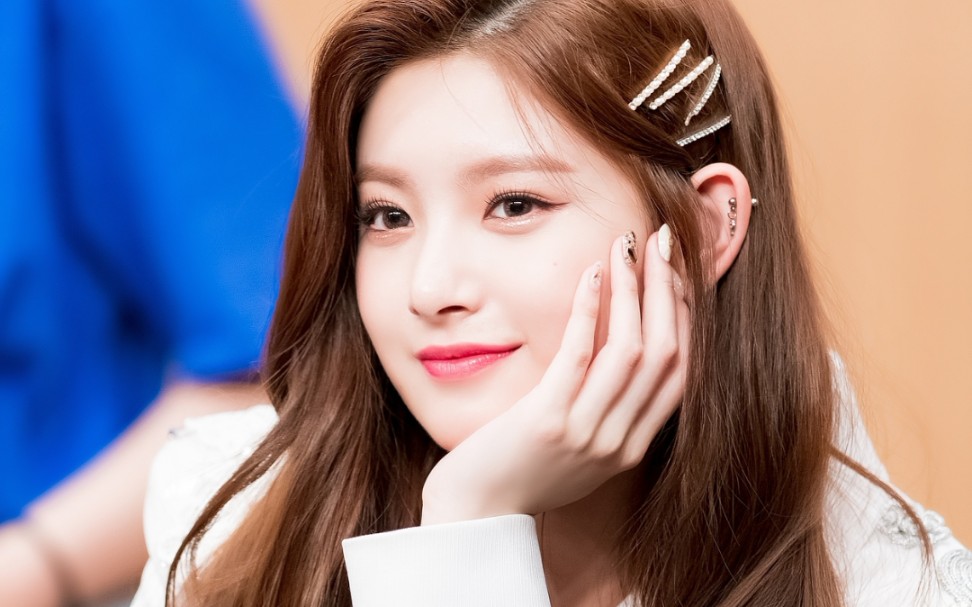 [王怡人]青春有你2主题曲_哔哩哔哩 (゜-゜)つロ 干杯~-bilibili