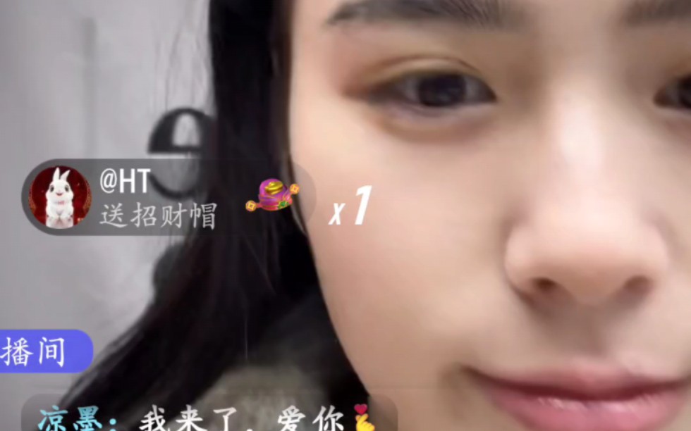 安妮2.7抖音直播,素颜化妆聊天唠嗑