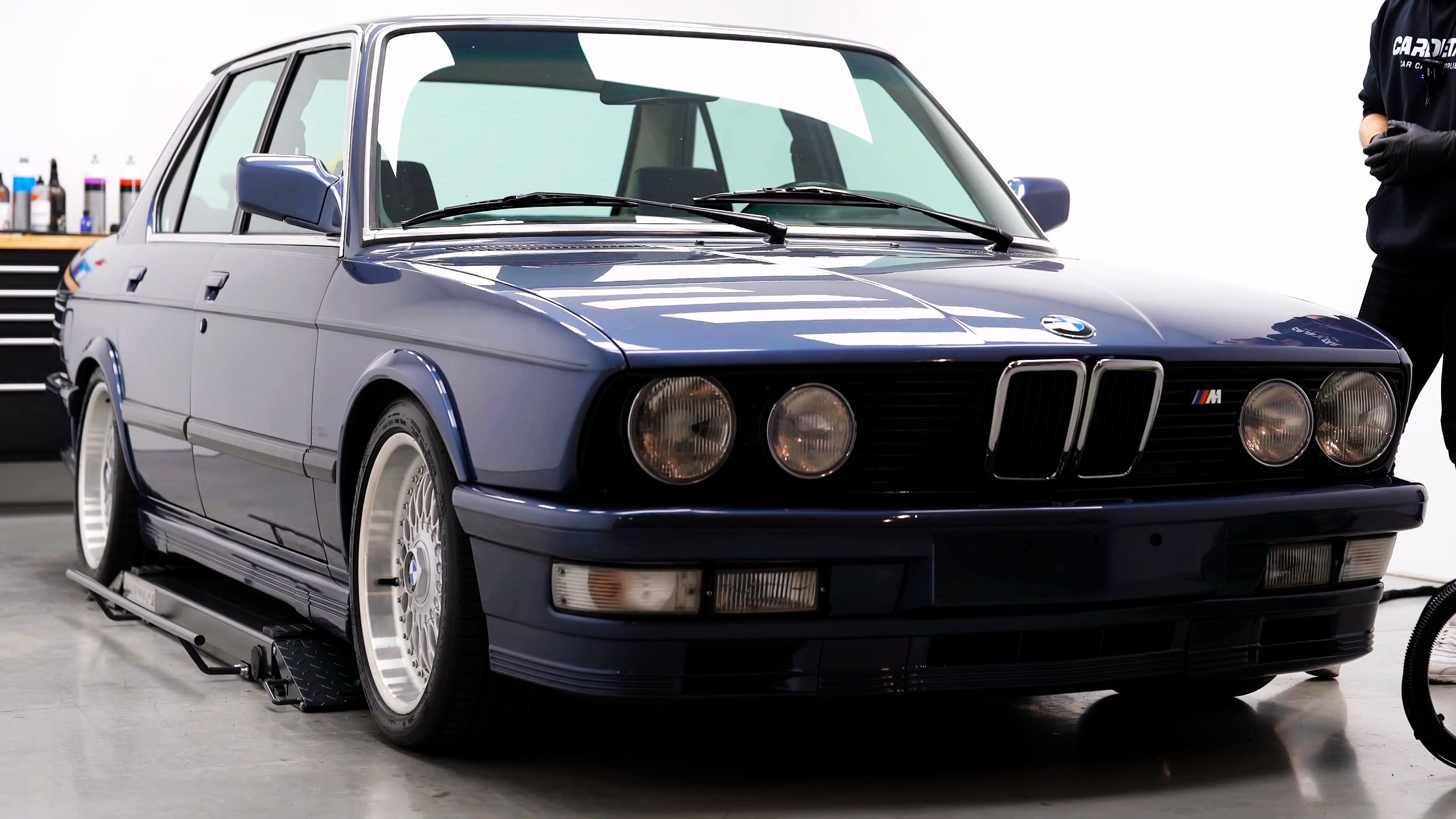 【4k | 强迫症福利】宝马 e28 m535i 内饰深度清洁 | bmw