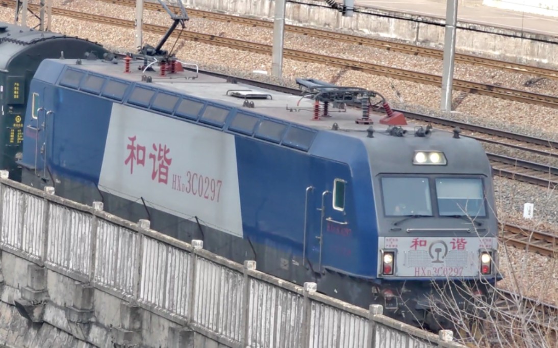 京沪铁路,上局宁东段hxd3c 0297牵引k781次列车进昆山站