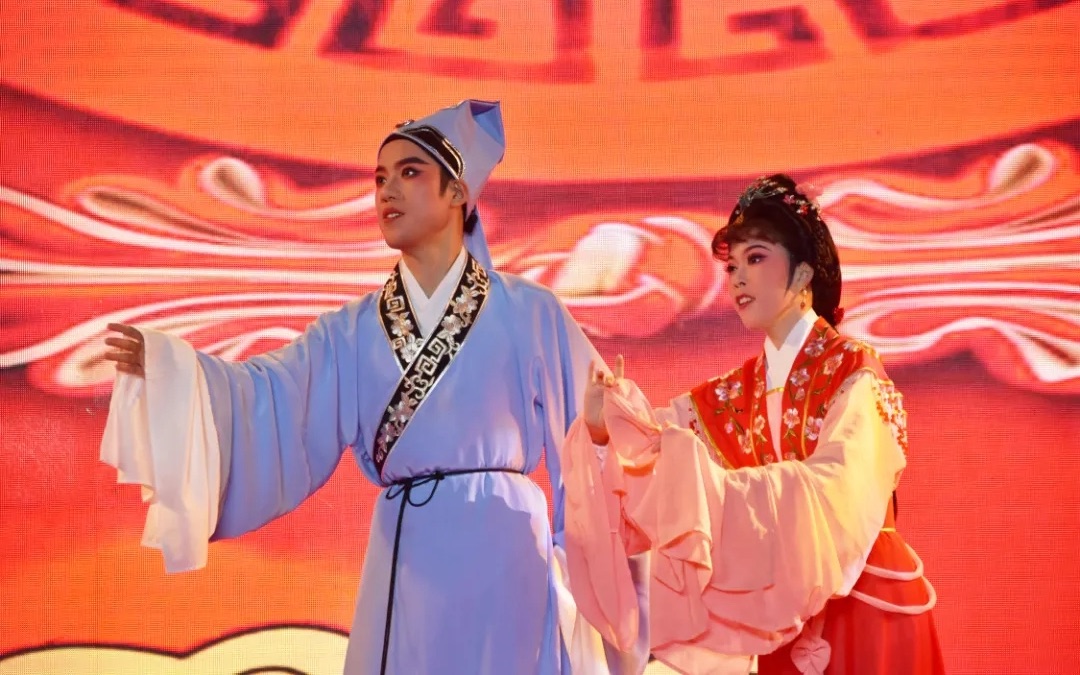 越剧《追鱼61观灯》于福建师范大学文学院某晚会