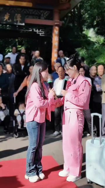 带着女儿回老家,云南曲靖琴儿和贵州阿冷现实山歌对唱