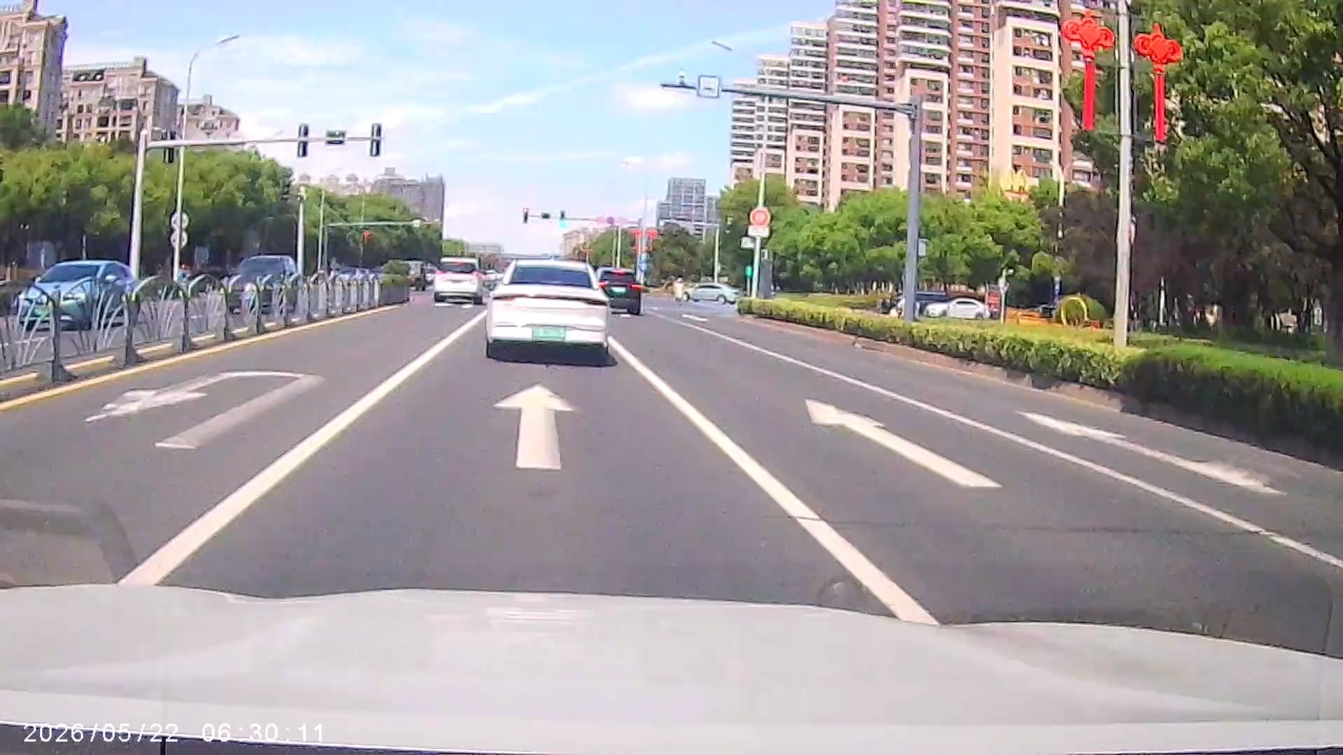 出现了，是刀片超车
