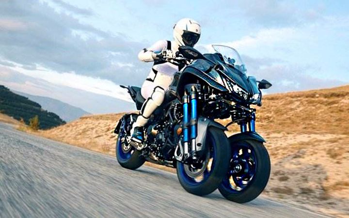 全球最奇葩摩托车,三个轮子有什么用,看的眼花,回头率100%