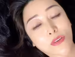 问：“阿姨脸上似乎白色的第一视角这是已经全部接住”了吗？可爱腻味哈哈哈！