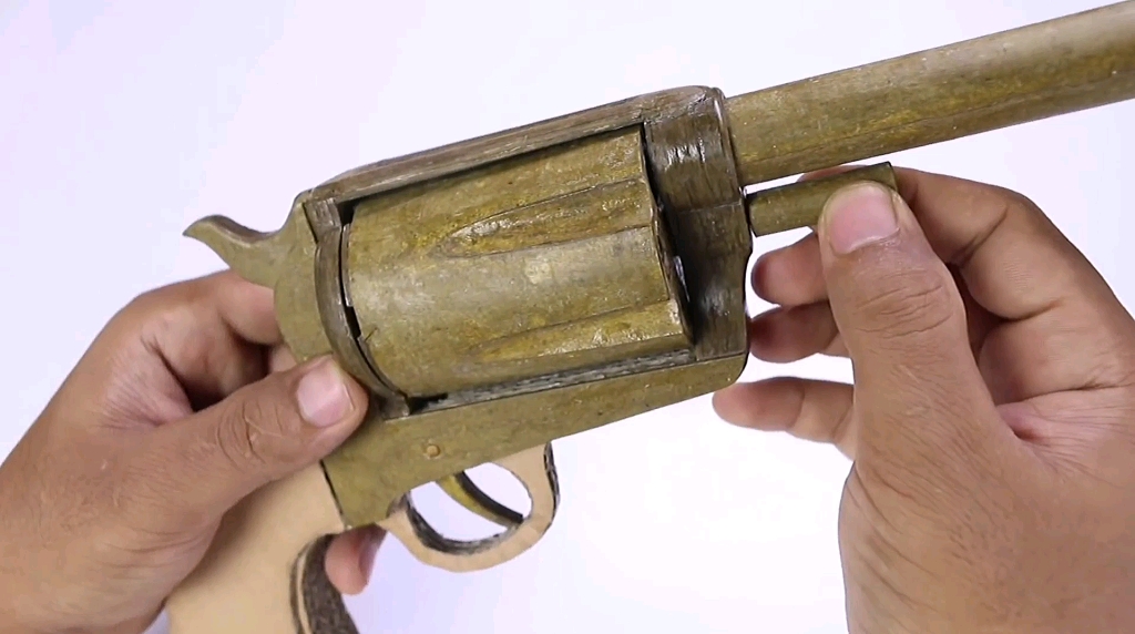 活动作品手工男人的快乐就是这么简单纸板玩具左轮枪霸气又好看