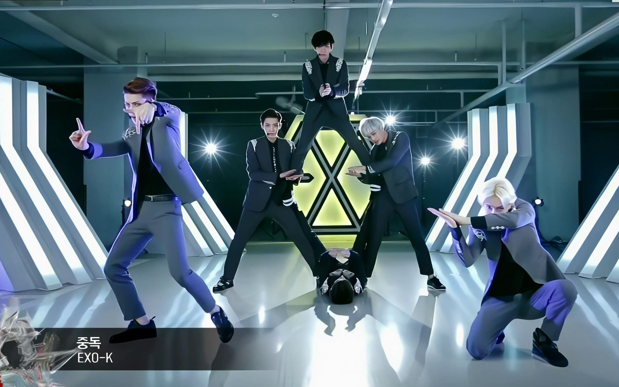 [图]【4K 舞台】EXO-K《 Overdose 》THE SHOW Special Edition 20140610