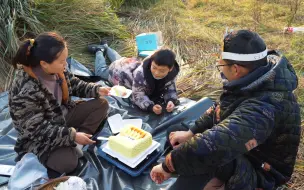 Скачать видео: 冬意悄然，岁月轻慢，一年岁月里有所爱，有所期待