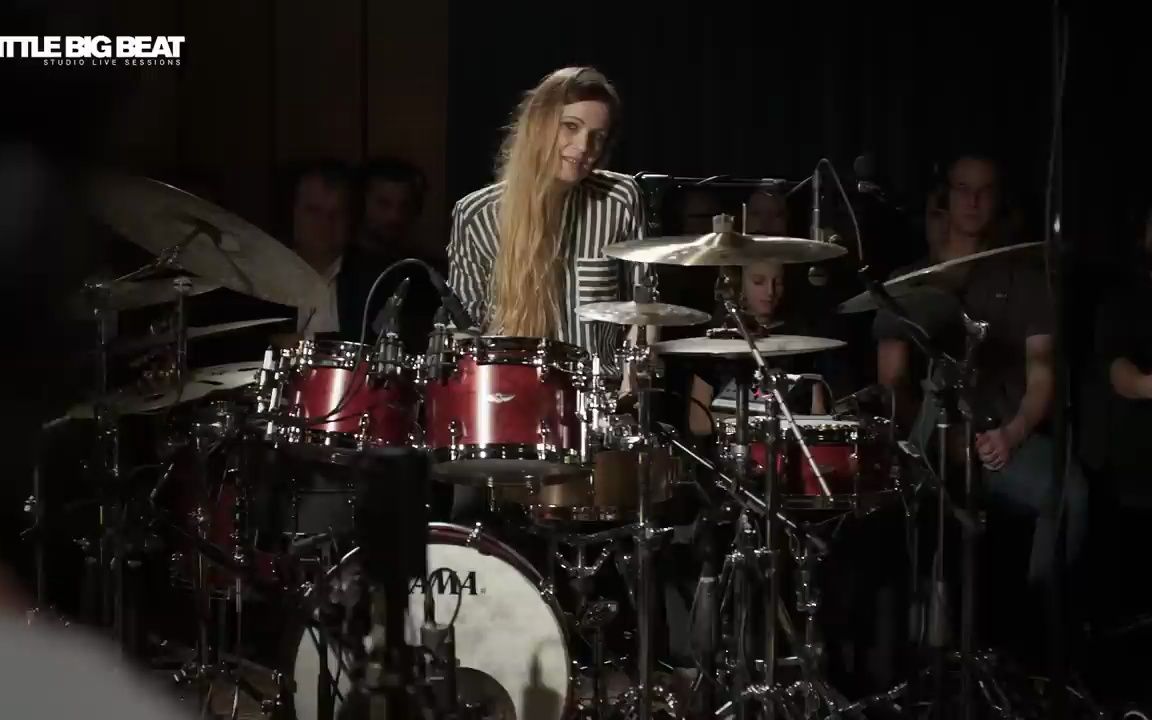 鬼才女鼓手anika nilles / nevell - full studio live session