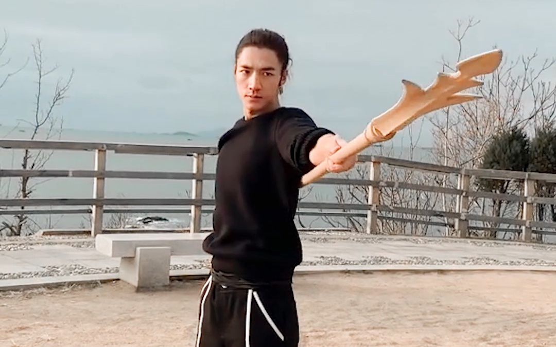 封神三部曲 此沙杨戬 三尖两刃刀练习日常