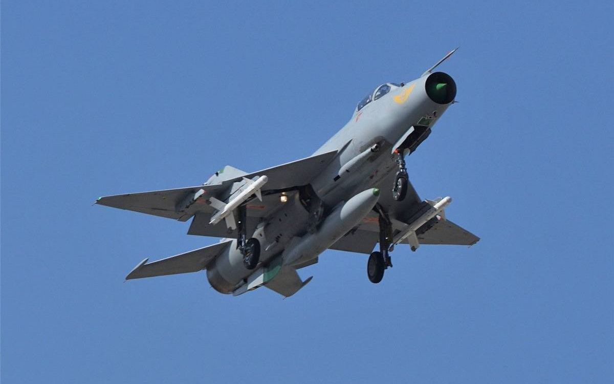 【战争雷霆】歼7e机炮婆罗门与他的pl5b——1v4翻盘 天神_战争雷霆