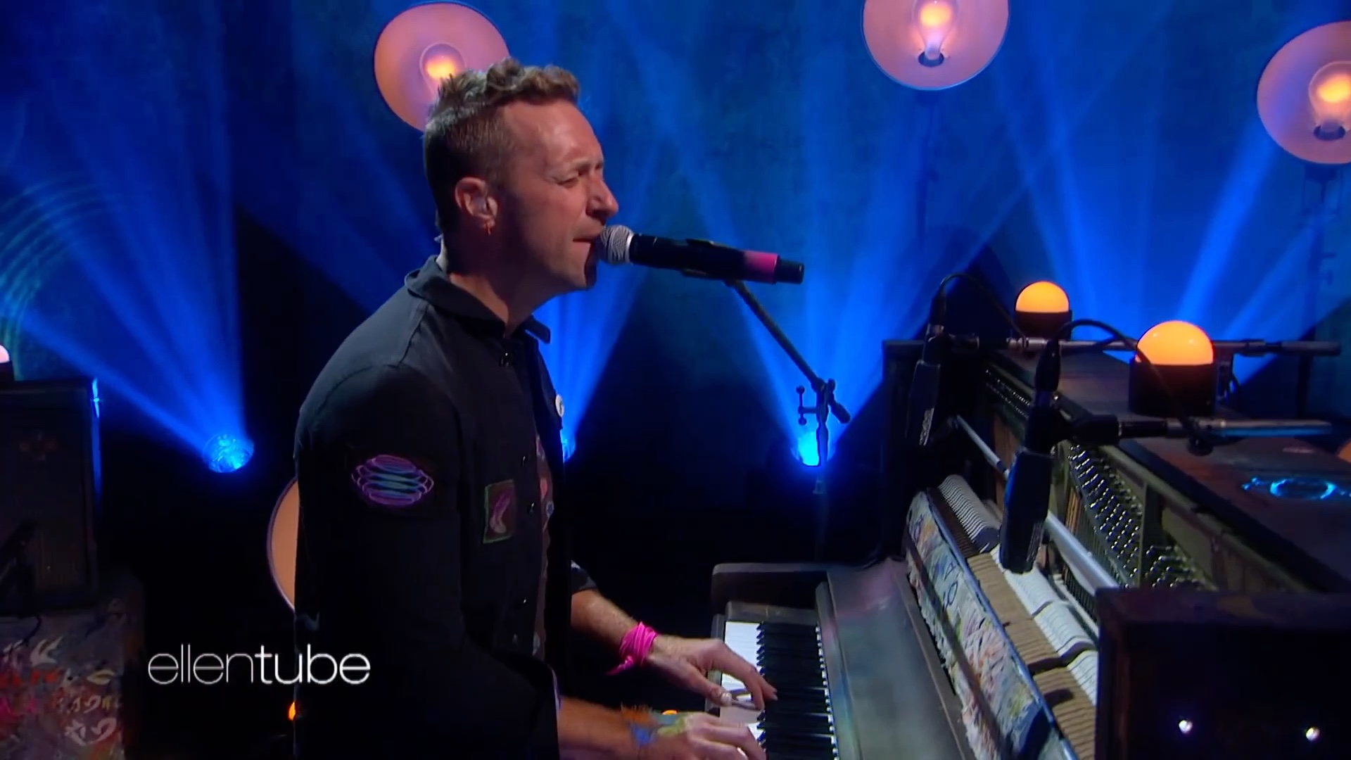 [图]Coldplay最新现场：Chris Martin《Let Somebody Go》（Live in Ellen Show)