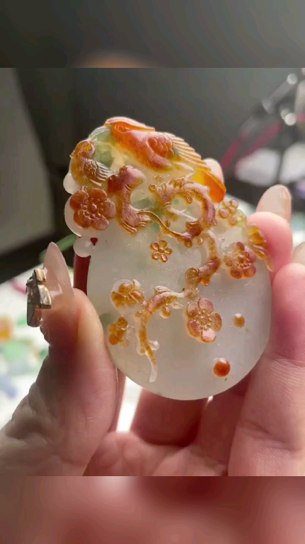 俏色巧雕,喜上眉梢,双喜临门#翡翠