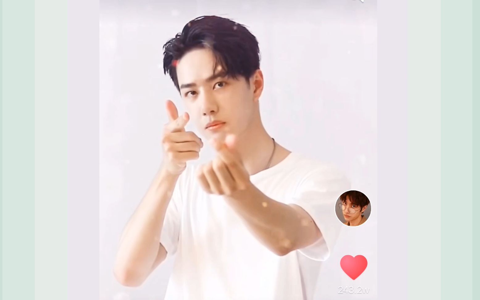 【王一博】啵啵比心73 惊喜啊 一博猝不及防的营业!