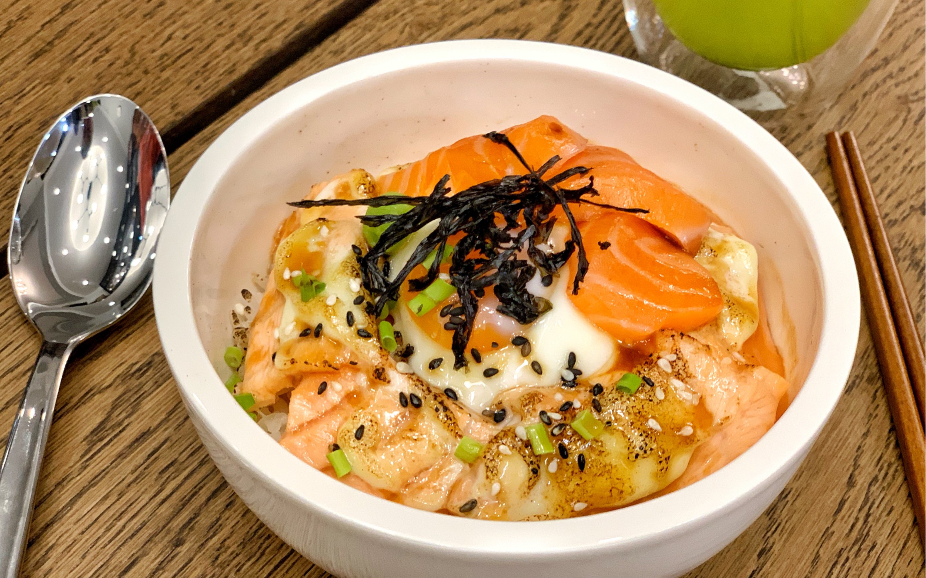 10分钟做好的炙烤三文鱼饭,希望你一个人也要好好吃饭_哔哩哔哩_bili