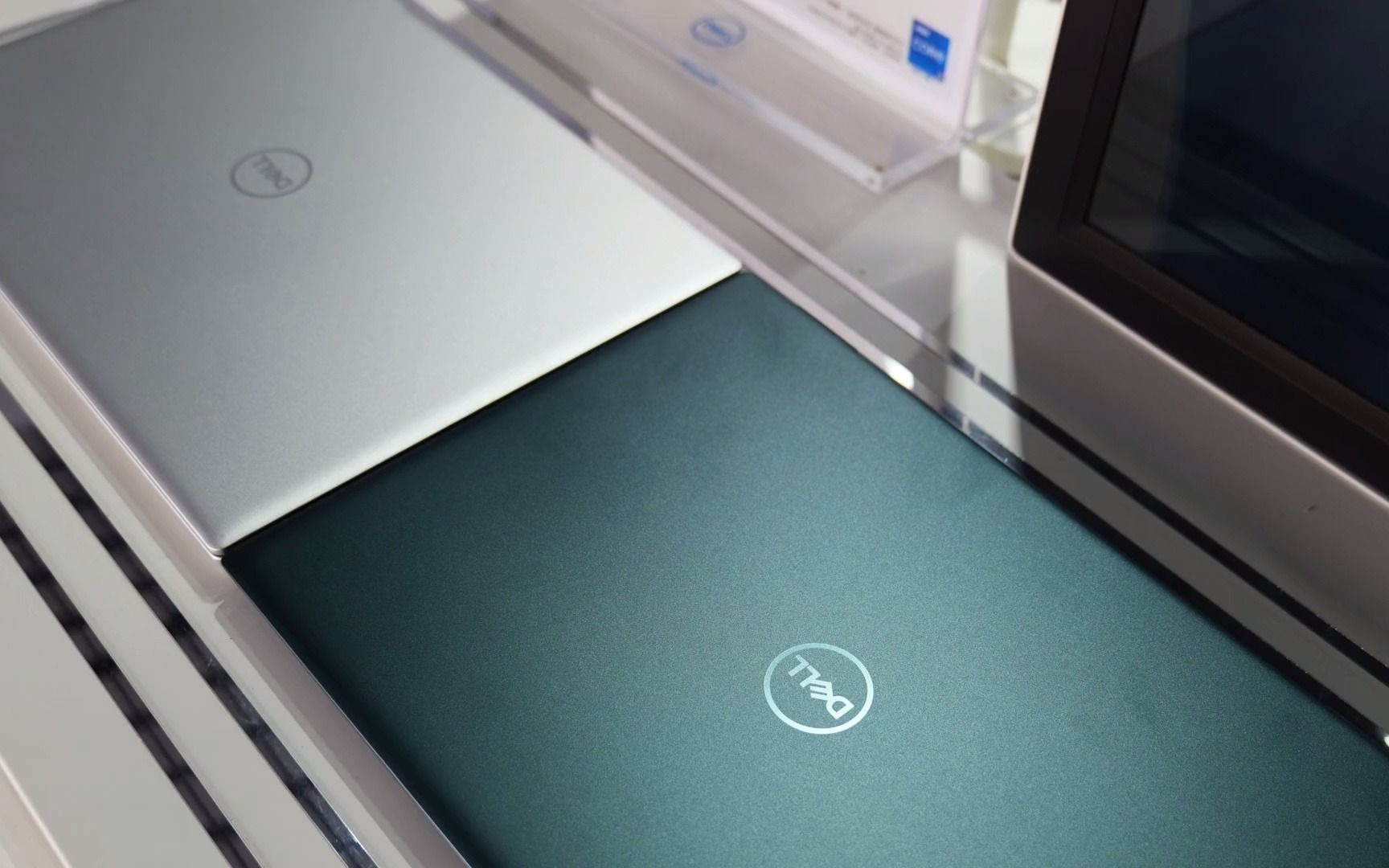 2023款戴尔灵越7630"全能轻薄本"开箱对比简评戴尔戴尔灵越plus轻薄