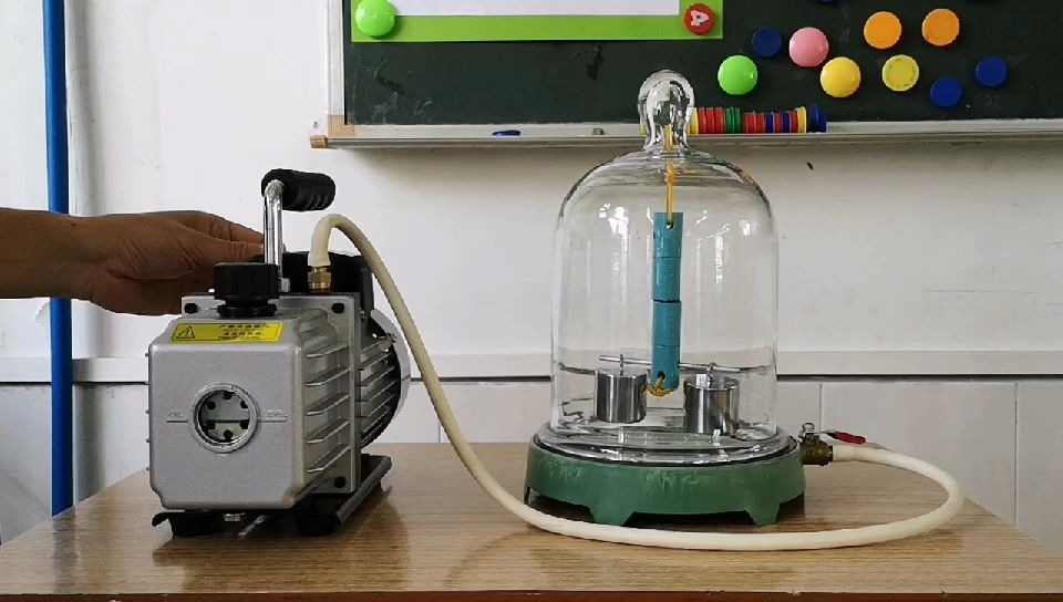 真空罩里的铅块