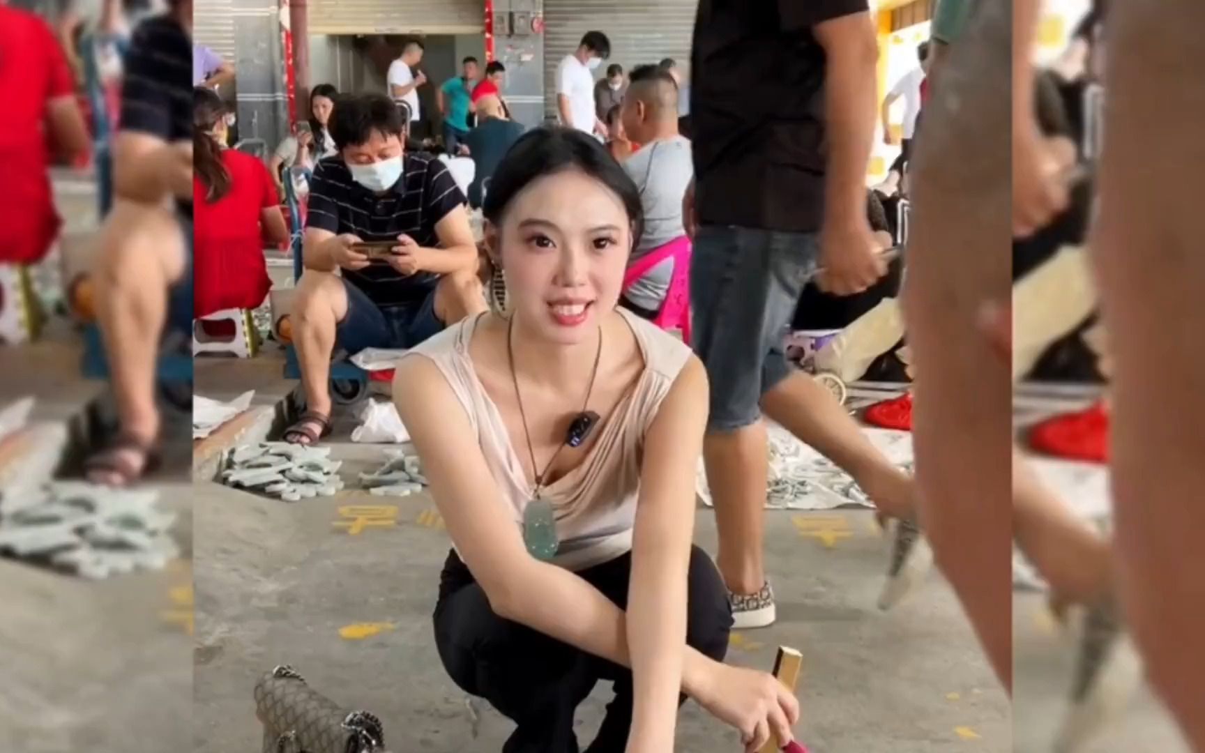 盘点美女玉石市场疯狂砍价,太飒了