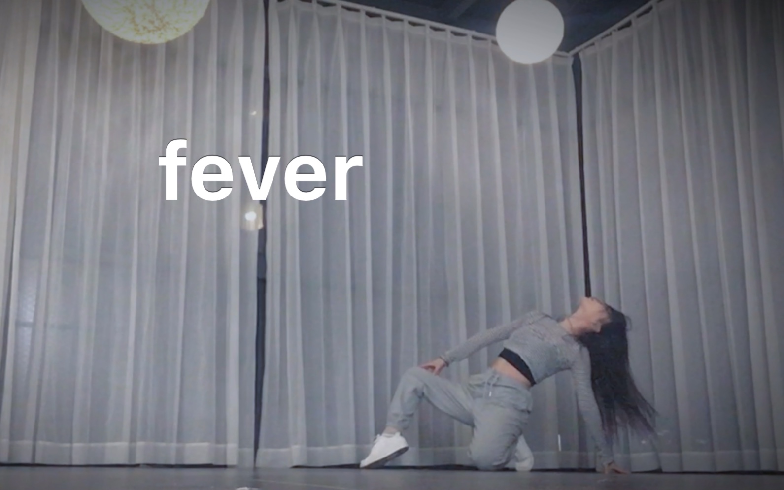 [图]【娜娜酱】fever舞蹈