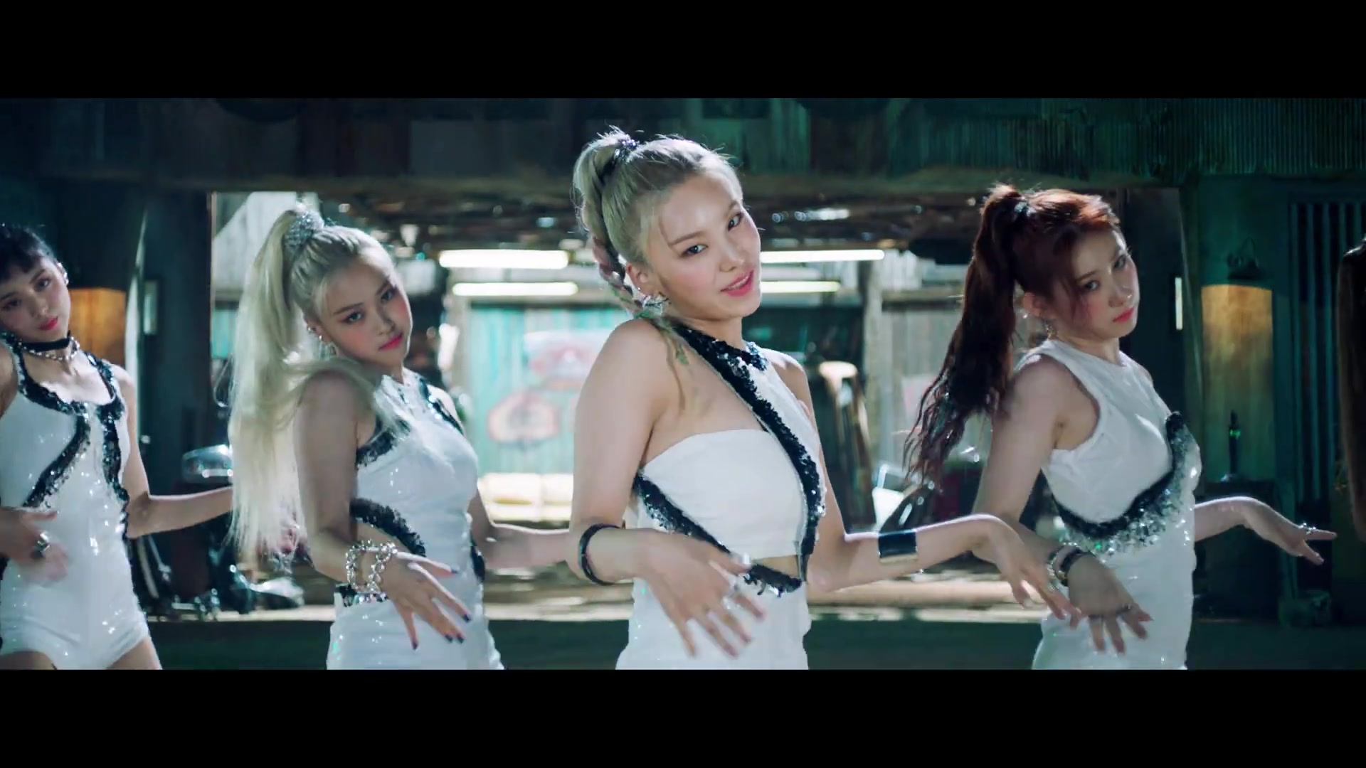 [韩国mv] itzy - not shy 表演版官方公开