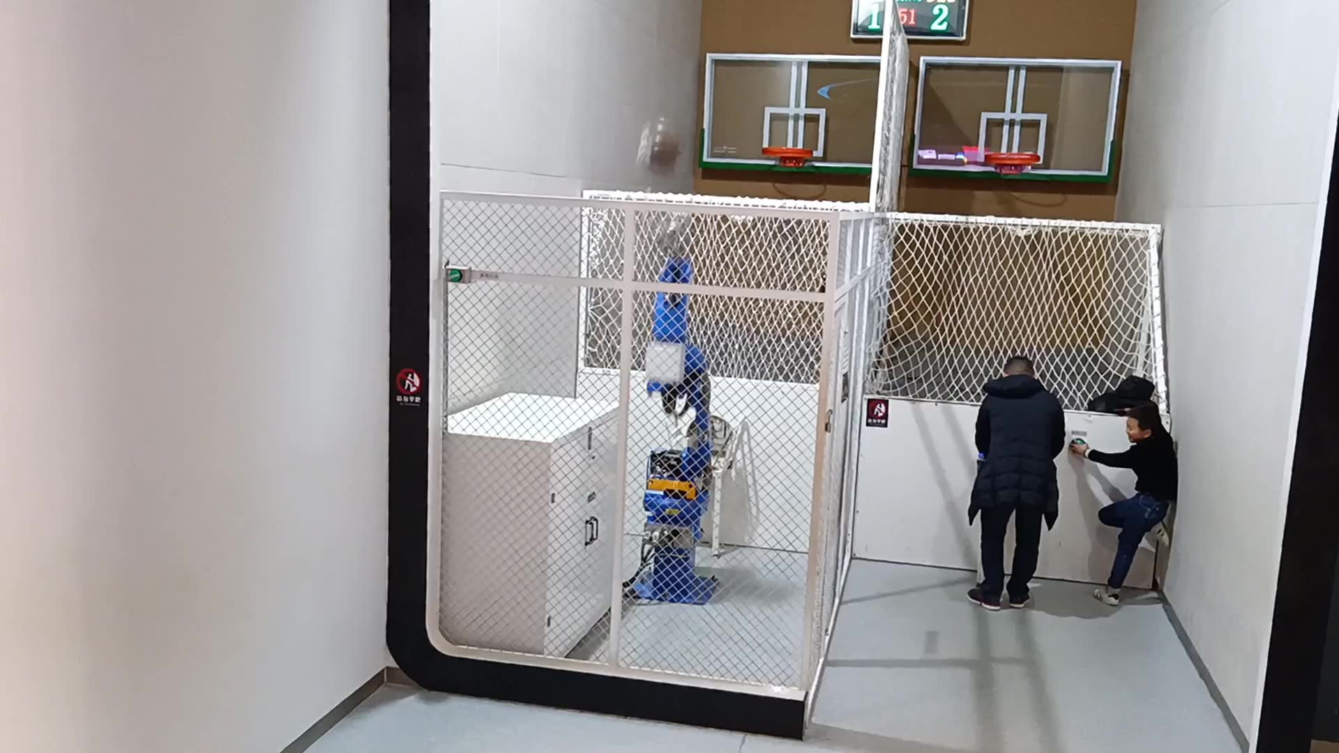 机器人投篮一投一个准儿,你呢?