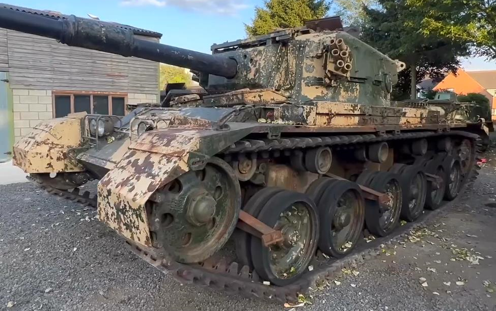 近距离拍摄 - 一辆获救的"百夫长"mk.13主战坦克(2022/8)