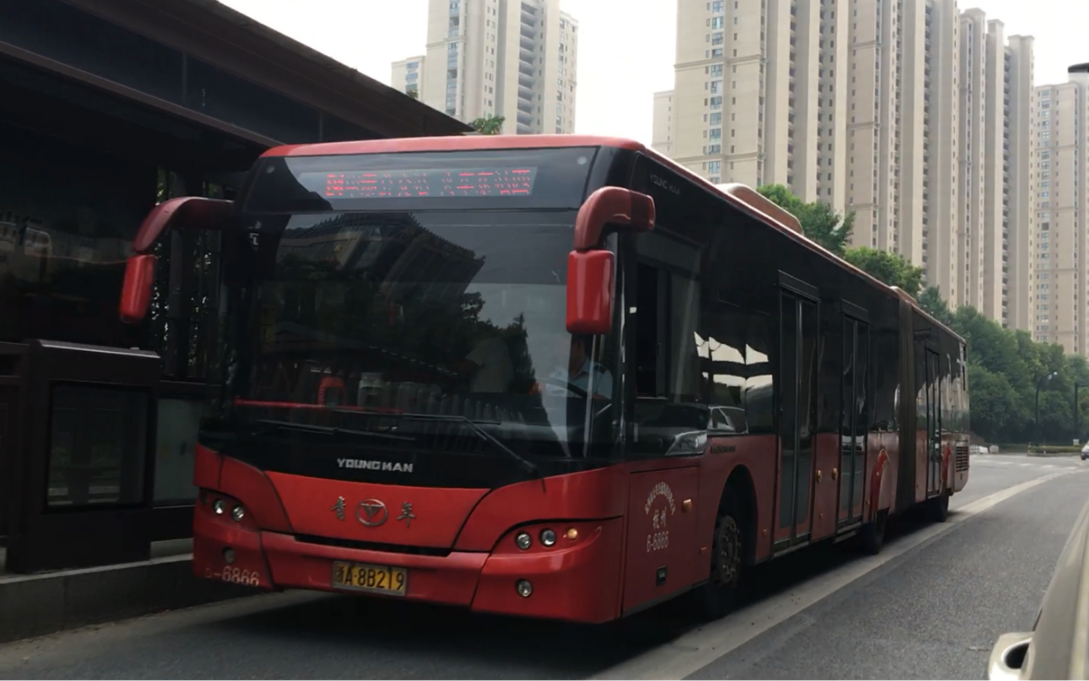 杭州公交 jnp6180gm b4路 6-6866