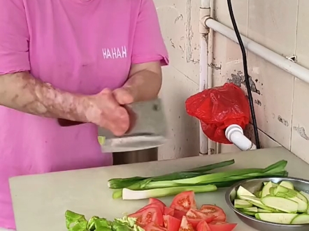 自己切蒜苗炒菜吃,自己动手丰衣足食 ,农村美食 ,我的乡村生活 ,记录真实生活哔哩哔哩bilibili